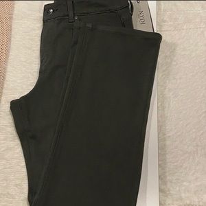 NWT NYDJ size 10 Sugar pine color